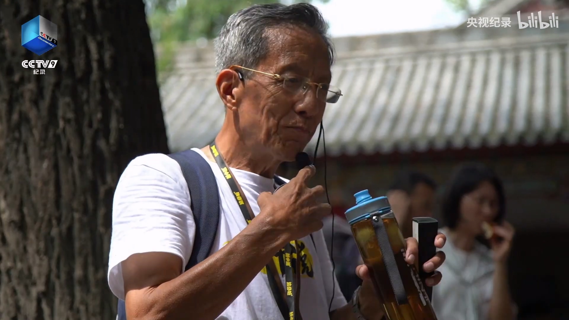 西安70歲導游爺爺的講解好有激情.mp4_20250328_100746.869.jpg